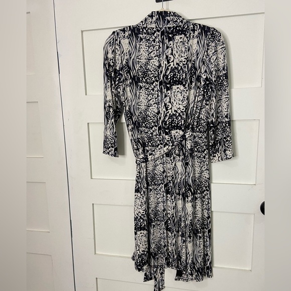 Laundry by Design Wrap Dress 3/4 Sleeves, Midi, White, Black, Grey Size 8 - Picture 2 of 6